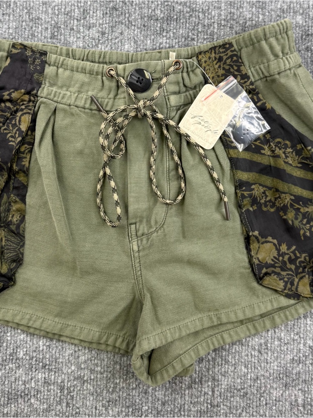 People Sabrina Pull-On Scarf Shorts XS Army Combo NWT $148